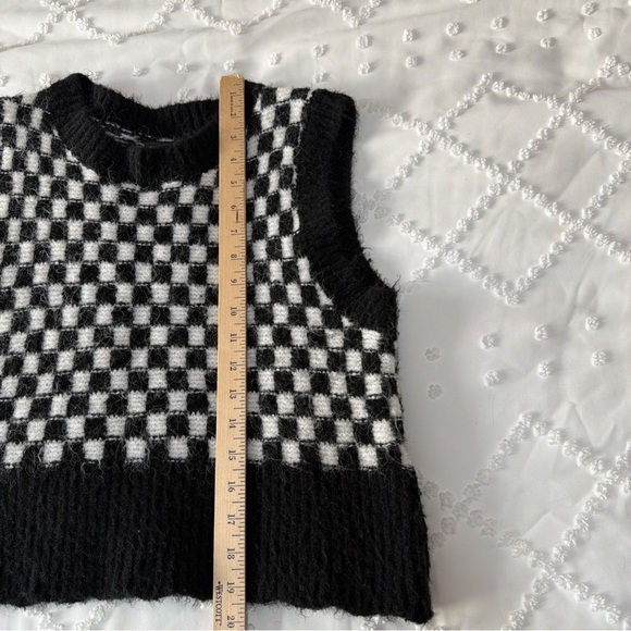 Miou Muse Checkered Sweater Vest Black And White Women’s Small Preppy Y2K Fuzzy - Picture 8 of 8